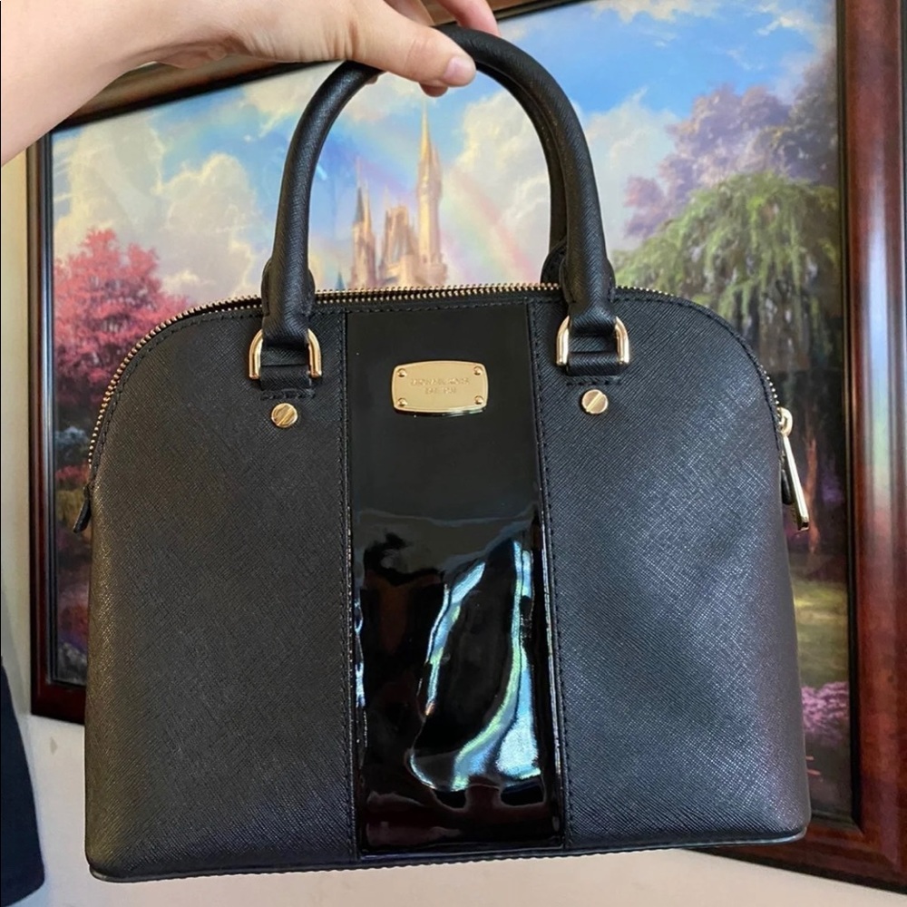 Michael Kors black purse/crossbody